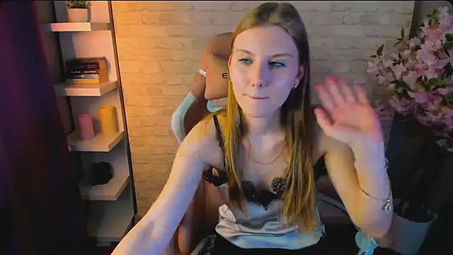 Caroline_Desire_n Webbikameraesitys