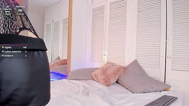 Онлайн чат XXX ALICESANDOVAL