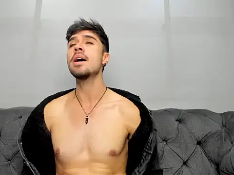 BrunoTurnerr Show in webcam