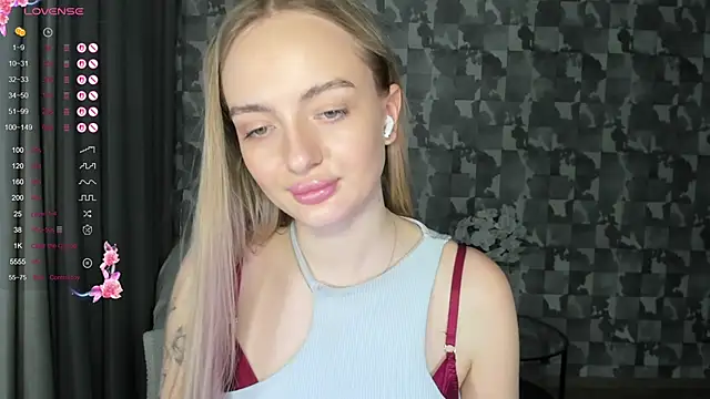 Chat +18 de A_delina ao vivo