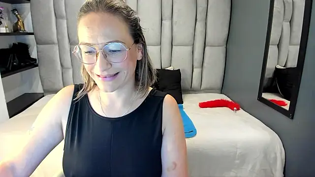 Charlot_milfのライブXXXチャット