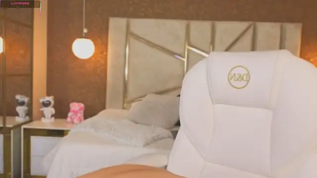 Anne_Mallow – Naživo XXX chat