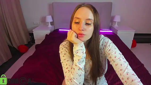 Chat +18 de Kira__Sweet ao vivo