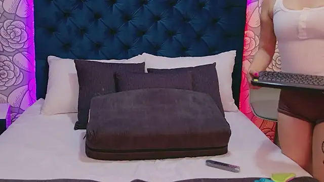 Sembang XXX Secara Langsung TaniaBlaze