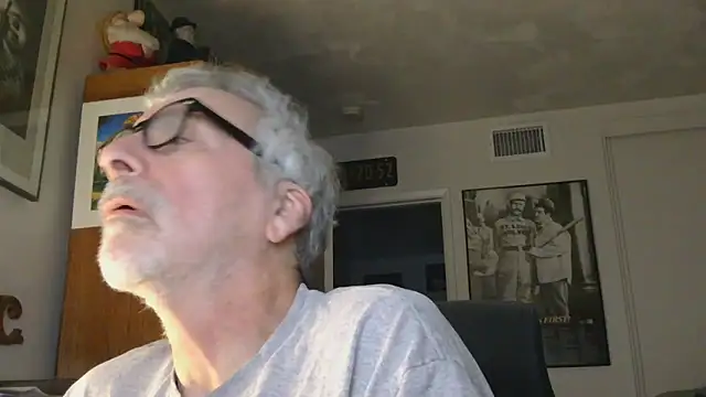 drawde34: διαδικτυακό σόου στην κάμερα