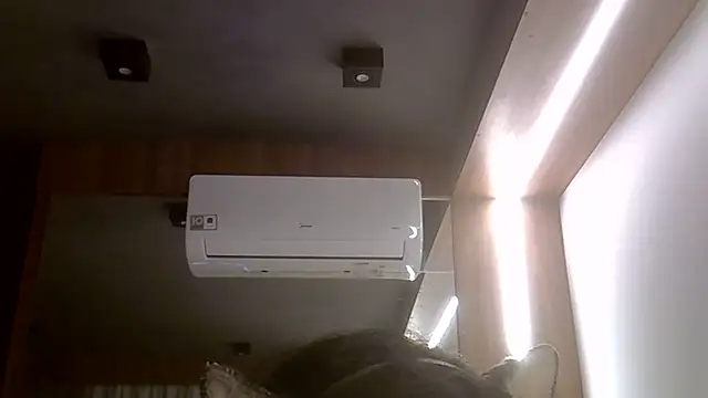 SkinnyKittenn Live XXX chat