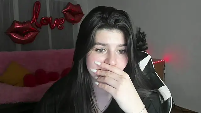 Вебкам-шоу KisaModel