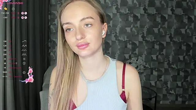 Chat +18 de A_delina ao vivo