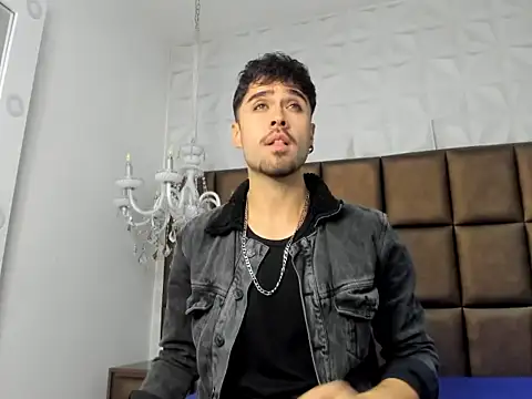 BrunoTurnerrのライブXXXチャット