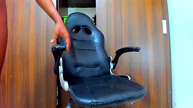 Show modela Dreamastercum_ na web-kameri