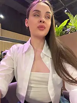 Chat +18 de KristiRich ao vivo