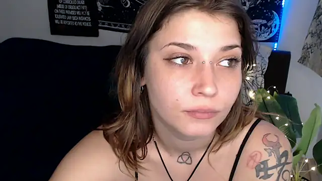 AlienforTwenty Live XXX-chat