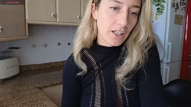 แชท XXX สดของ Lunamix