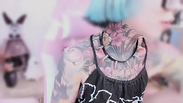 NikkiRamone élő XXX-chatje