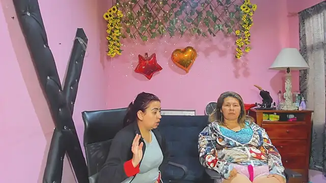 Chat +18 de lesbiancuple ao vivo