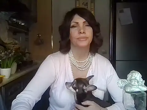 Baby-Matilda 现场XXX聊天