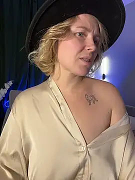 Charming_Daphny Live XXX-Chat