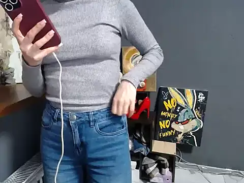 felicity_gold Adlı Modelin Canlı XXX Sohbeti