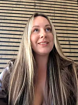 Mona_Plus Live XXX-Chat