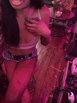 Chat +18 de dianagonewild ao vivo