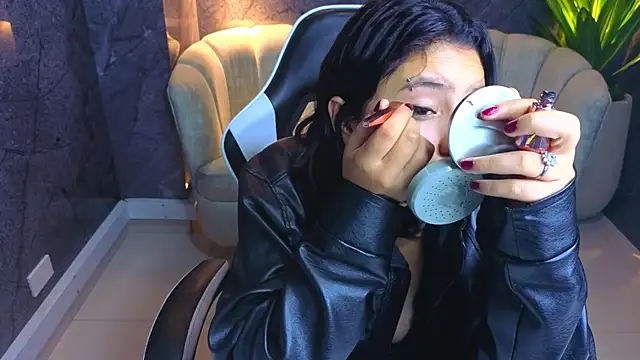 Lisa_Doll_Tx Show in webcam