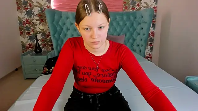 LauraBev Adlı Modelin Canlı XXX Sohbeti