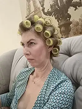 stellahere8 Adlı Modelin Canlı XXX Sohbeti