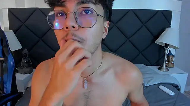 Chat XXX Live kai_storn