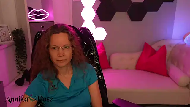 Chat +18 de AnnikaRose ao vivo