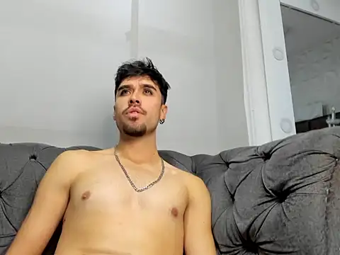 Chat XXX en directo de BrunoTurnerr