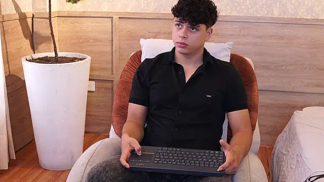 Ethan_occonorのウェブカメラショー