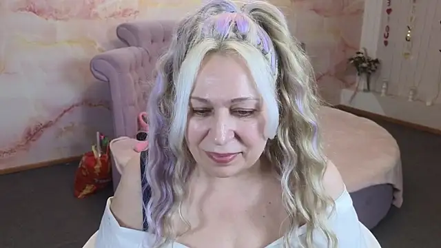 Penelope_Pinky Adlı Modelin Canlı XXX Sohbeti