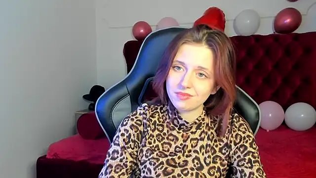 Chatroom XXX en direct de FreyaVey