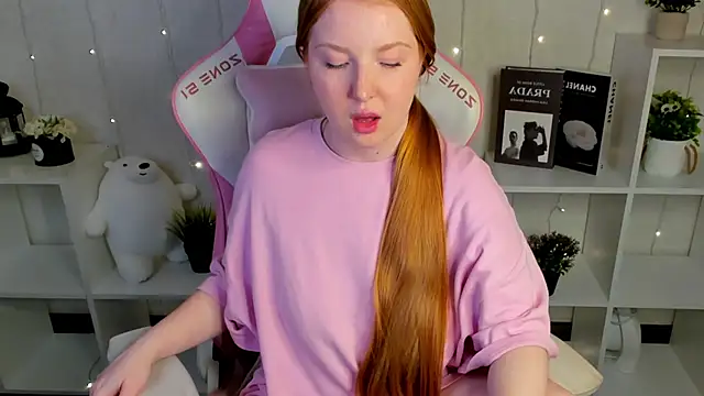 Jinny_Ginger Adlı Modelin Canlı XXX Sohbeti