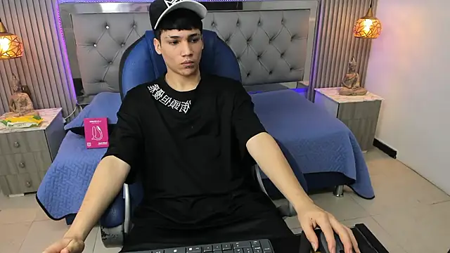 Chat +18 de SamBlack_ ao vivo