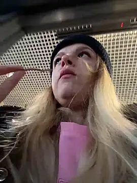 HarrietDart live XXX chat