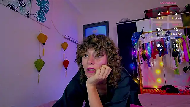 Chat +18 de MatildaMuse ao vivo