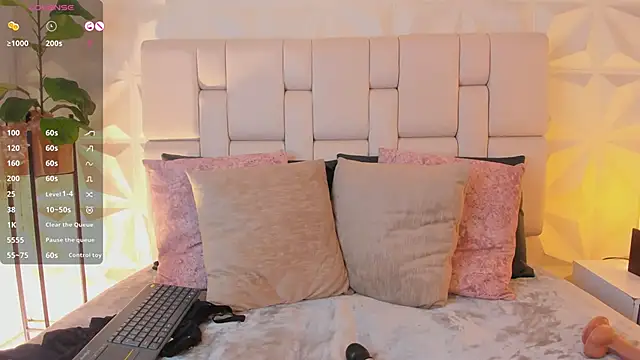 Chat +18 de scarlettadams__ ao vivo