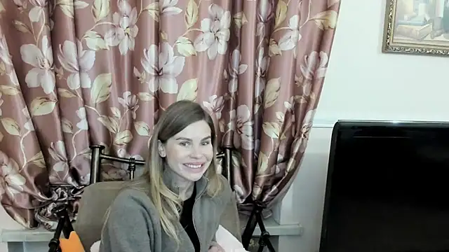 Show modela LinaBey na web-kameri