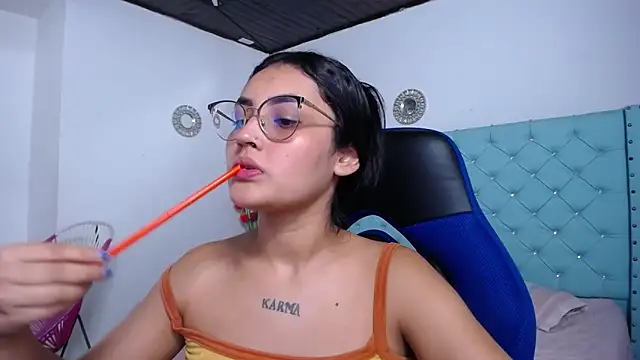 kathe-mills235: απευθείας συνομιλία ΧΧΧ