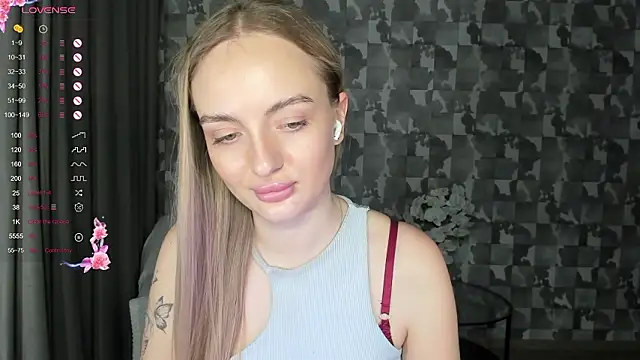 Chat +18 de A_delina ao vivo