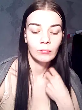 Show modela JhonSHelBy7LuNa na web-kameri