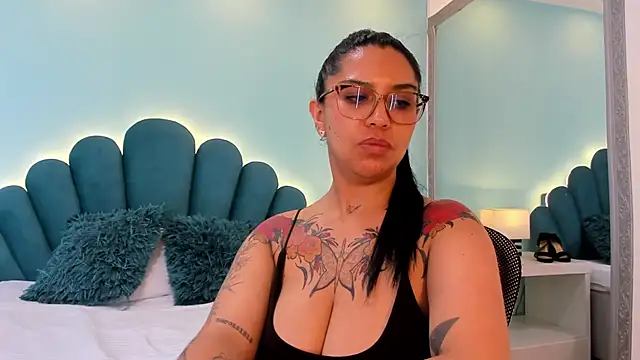 Chat +18 de sharlott18 ao vivo