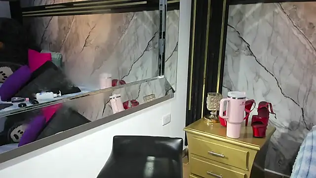 Niyirey1's Live XXX Chat