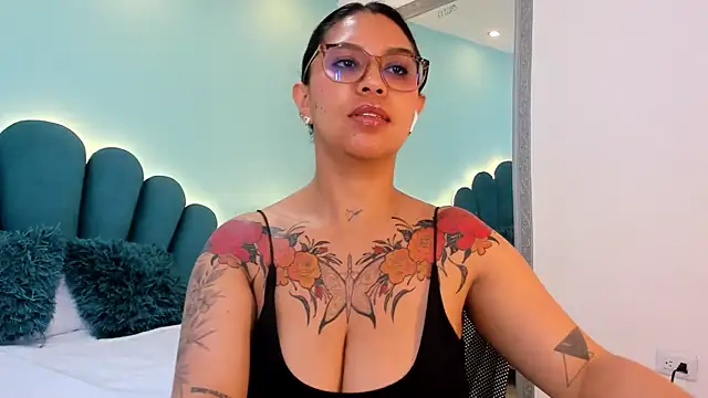 Chat +18 de sharlott18 ao vivo