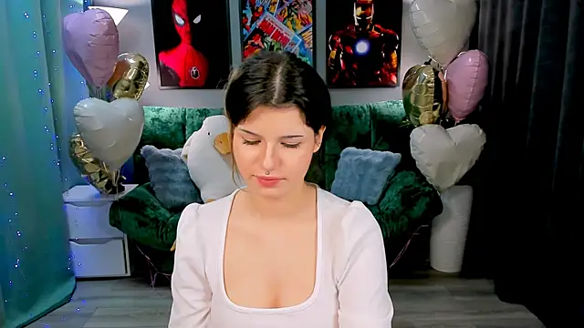 Pokazy przed kamerką – AnoraDark