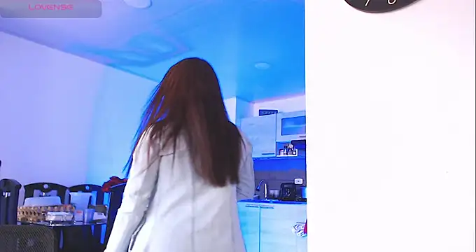 XXX chat uživo modela Pretty__Milf