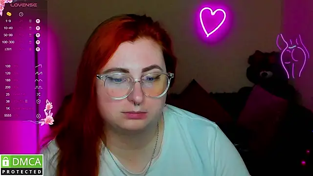 Chat +18 de Alicia_love00 ao vivo