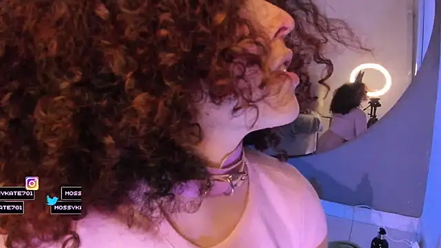 Katemoss70 即時 XXX 聊天