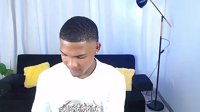 MaxCum18_ – Naživo XXX chat